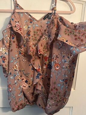 Boohoo Mauve Floral Cold-Shoulder Ruffle Blouse